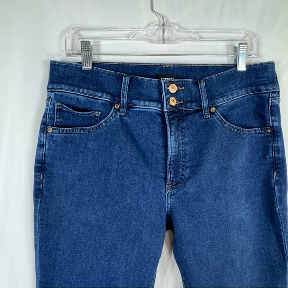 Express Women’s Mid Rise Dark Wash Cropped Skinny Jeans - Picture 3 of 8